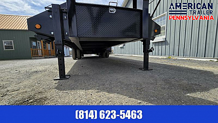 New PJ Low Pro Gooseneck with Hydraulic Dove / 25K GVWR / 32'