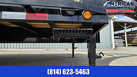New PJ Low Pro Gooseneck with Hydraulic Dove / 25K GVWR / 32'