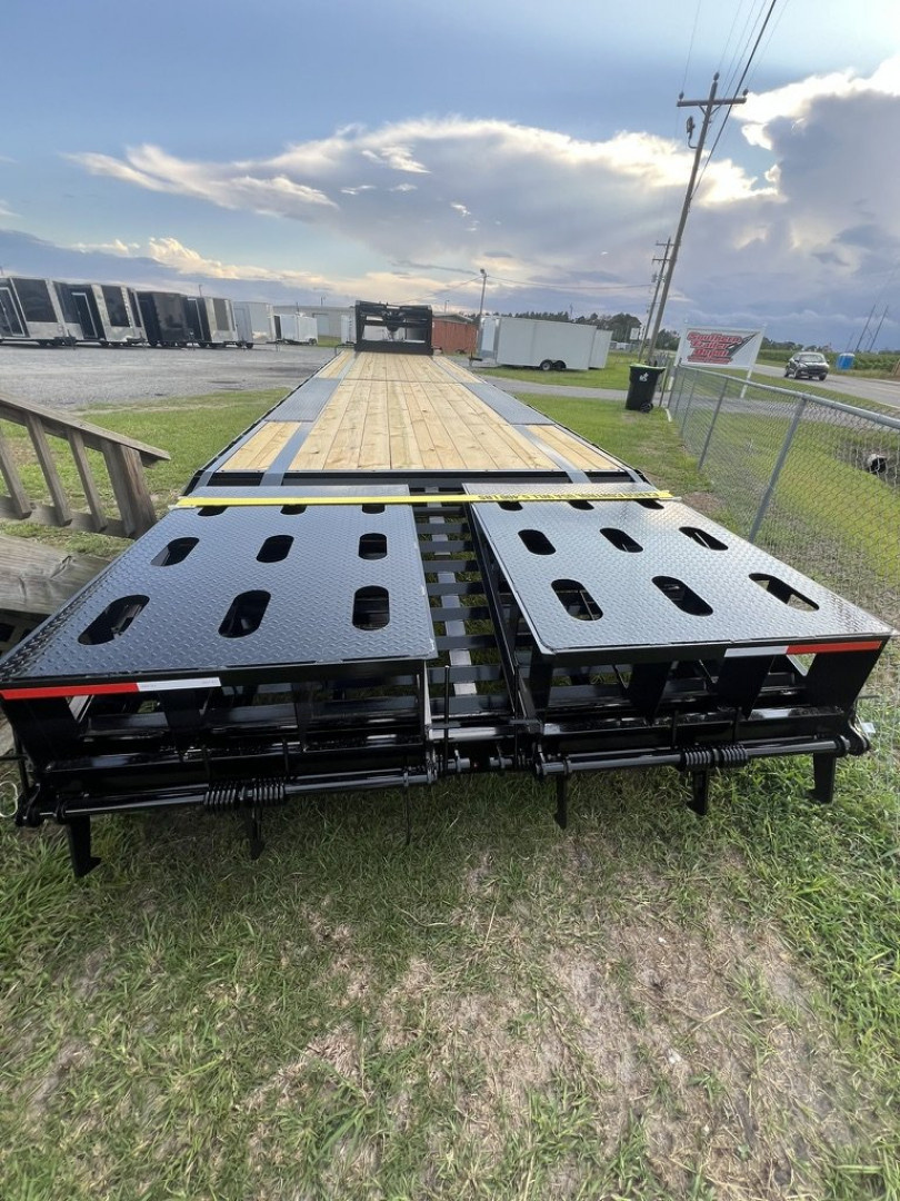 New 2026 Caliber Trailer Mfg 8.5x40 Gooseneck Equipment Trailer