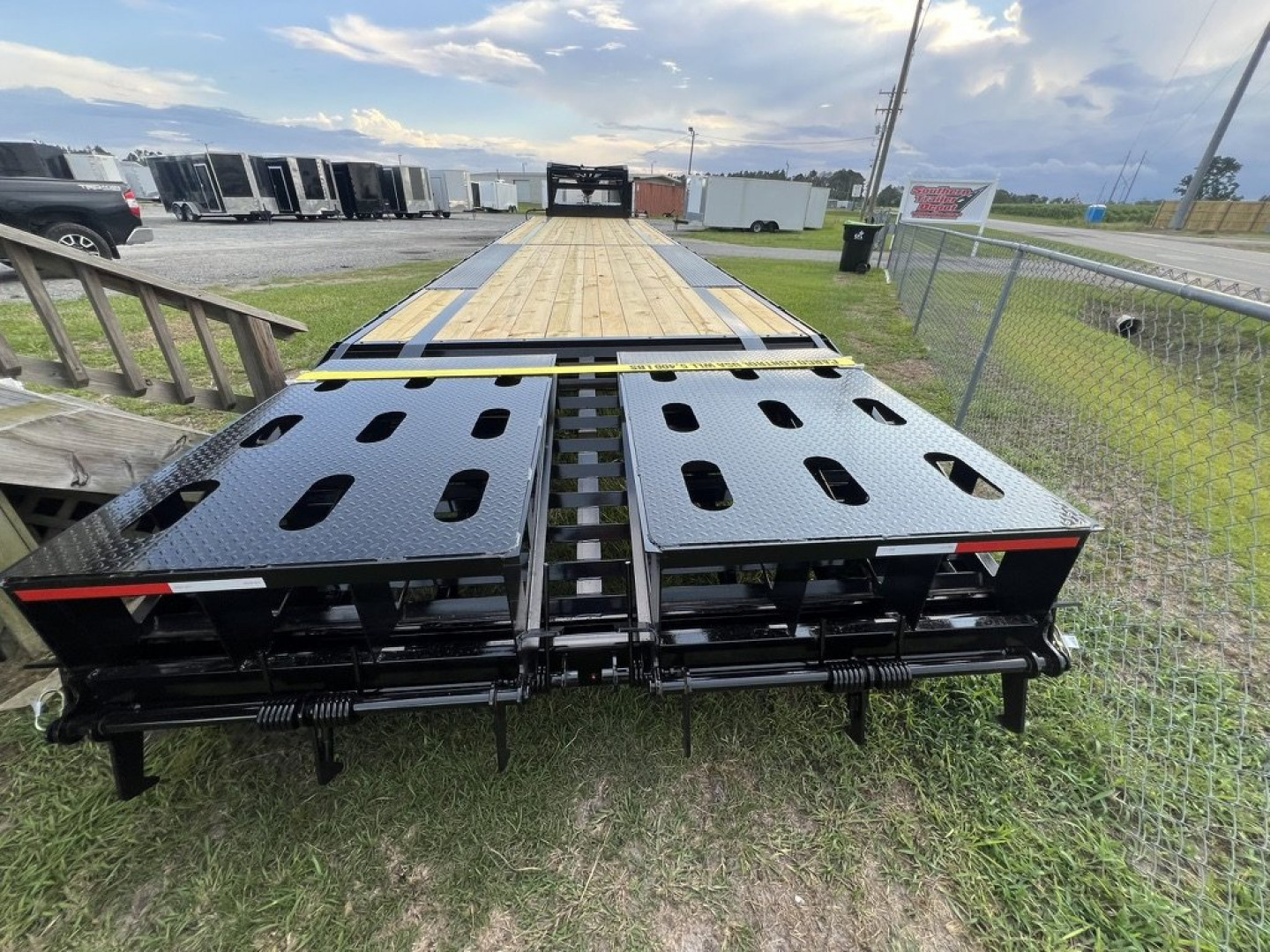 New 2026 Caliber Trailer Mfg 8.5x40 Gooseneck Equipment Trailer