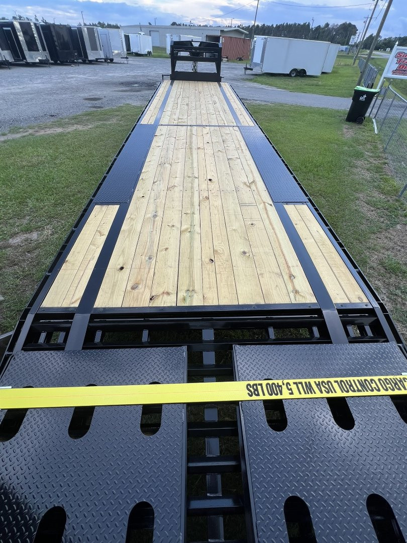 New 2026 Caliber Trailer Mfg 8.5x40 Gooseneck Equipment Trailer