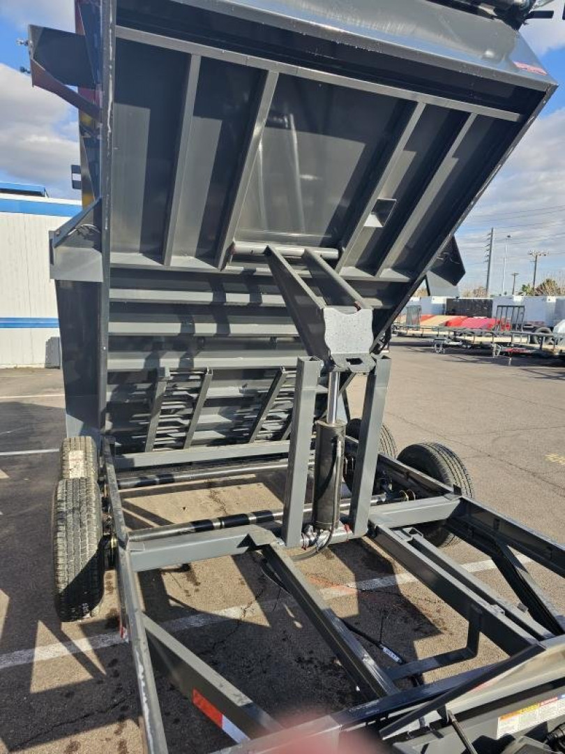 New 2025 Lamar Trailers DM 77"x10' Dump trailer-Spreader Gate