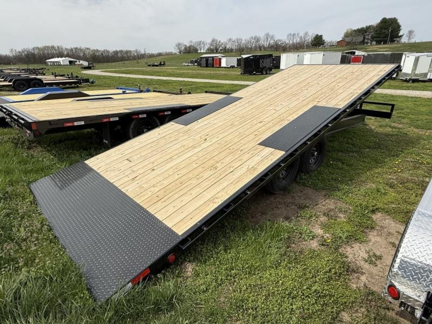 New 2025 PJ Trailers T8 22' 14K DECKOVER Tilt Trailer Equipment Trailer