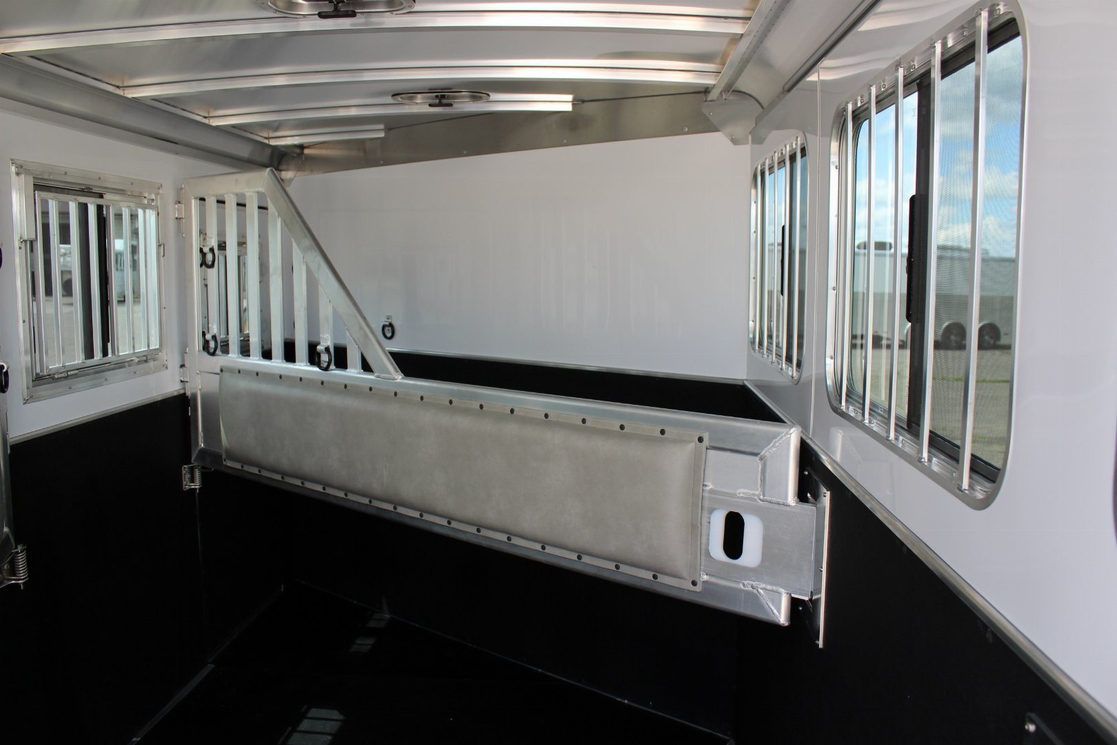 New 2025 Featherlite Trailers 3 Horse Trailer