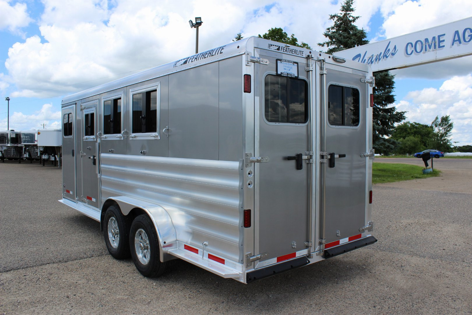 New 2025 Featherlite Trailers 3 Horse Trailer