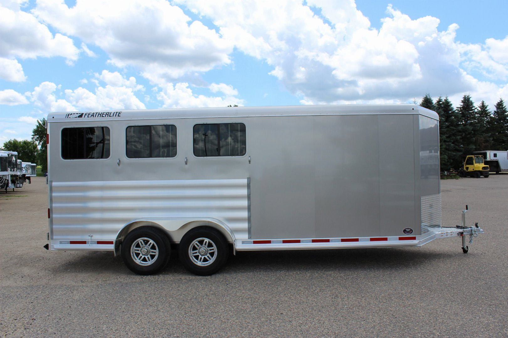 New 2025 Featherlite Trailers 3 Horse Trailer