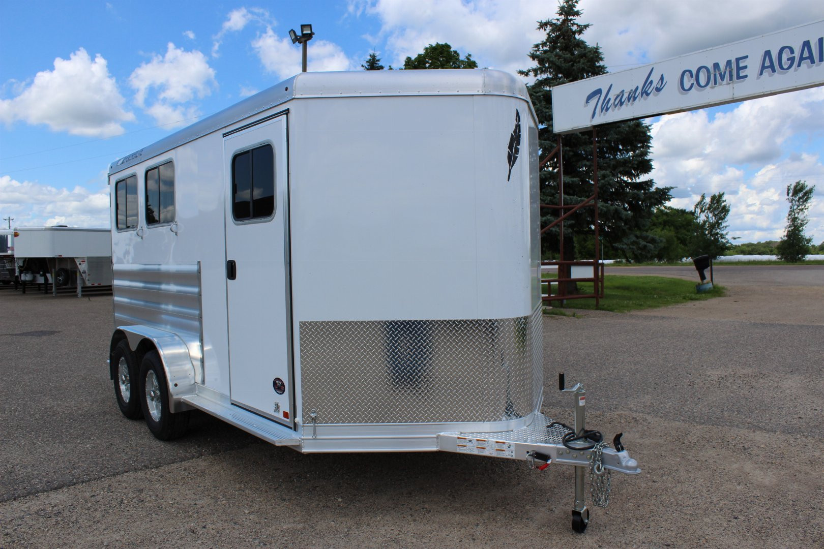 New 2025 Featherlite Trailers 9400 2 Horse BP Horse Trailer