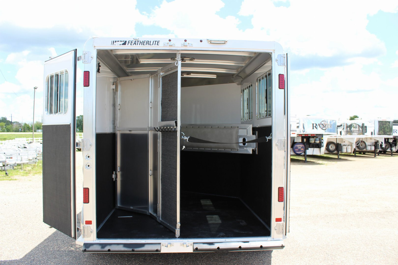 New 2025 Featherlite Trailers 9400 2 Horse BP Horse Trailer