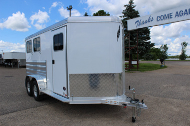 New 2025 Featherlite Trailers 9400 2 Horse BP Horse Trailer