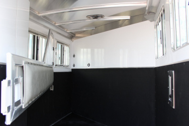 New 2025 Featherlite Trailers 9400 2 Horse BP Horse Trailer