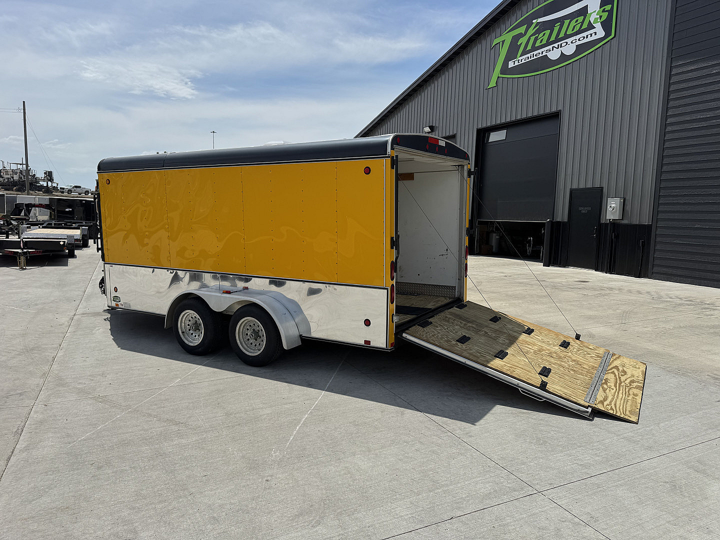 Used 2003 United 7x19 Drive Out Front Enclosed Rear Ramp Snowmobile Cargo Trailer