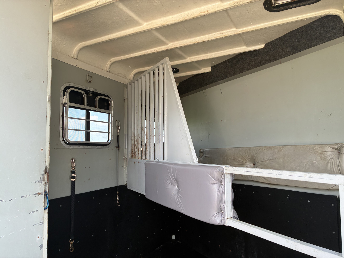 Used 1998 Trail-ET 2H Slant Load BP Horse Trailer