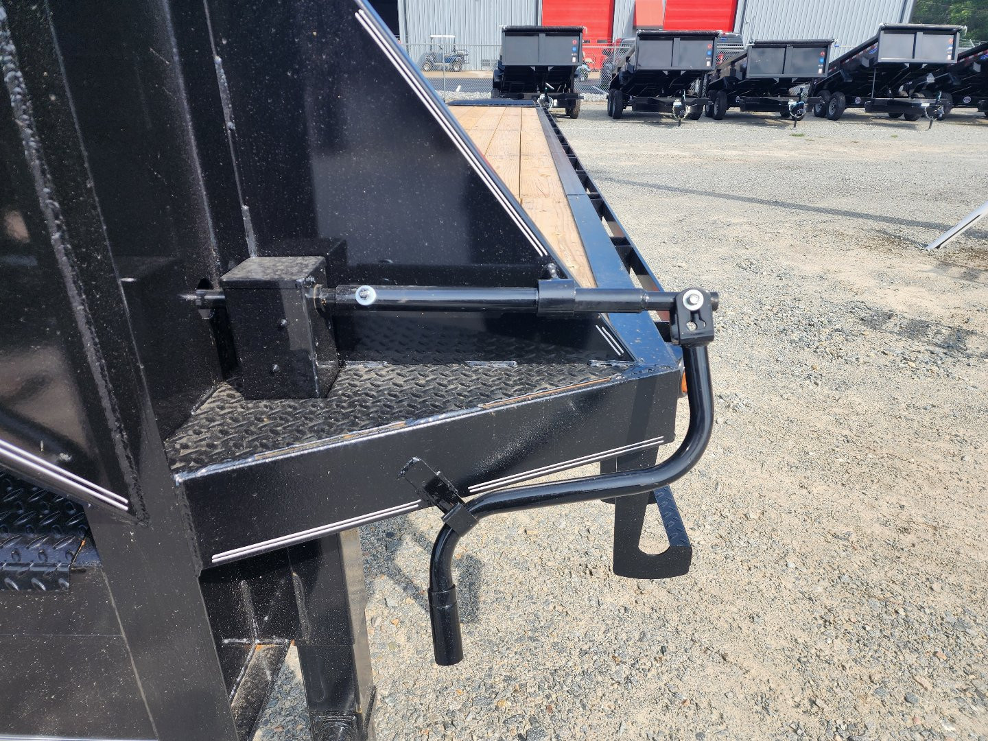 New 2025 TEXAS BRAGG TRAILERS Gooseneck 25+5 20K Flatbed Trailer