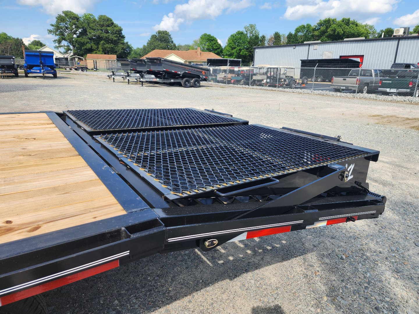 New 2025 TEXAS BRAGG TRAILERS Gooseneck 25+5 20K Flatbed Trailer