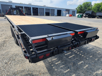New 2025 TEXAS BRAGG TRAILERS Gooseneck 25+5 20K Flatbed Trailer