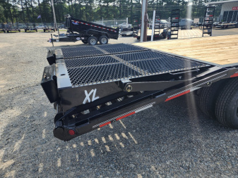 New 2025 TEXAS BRAGG TRAILERS Gooseneck 25+5 20K Flatbed Trailer