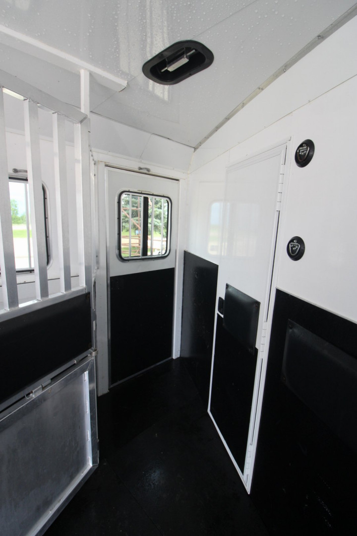 Used 2017 Bison Trailers 3 Horse LQ Trailer