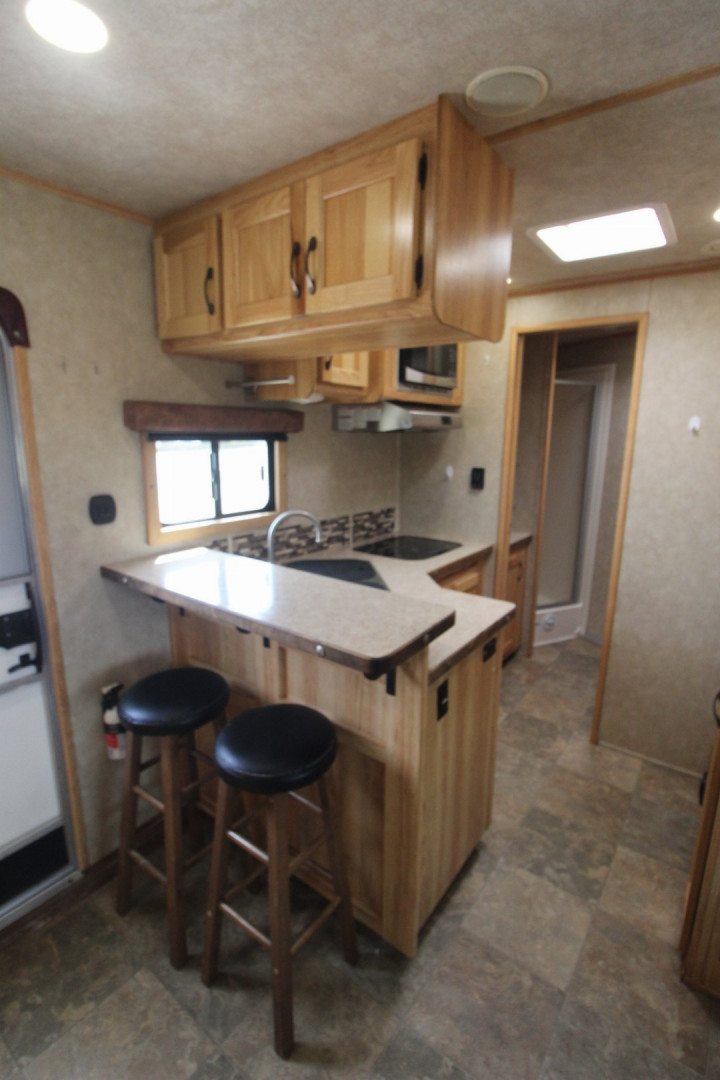 Used 2017 Bison Trailers 3 Horse LQ Trailer
