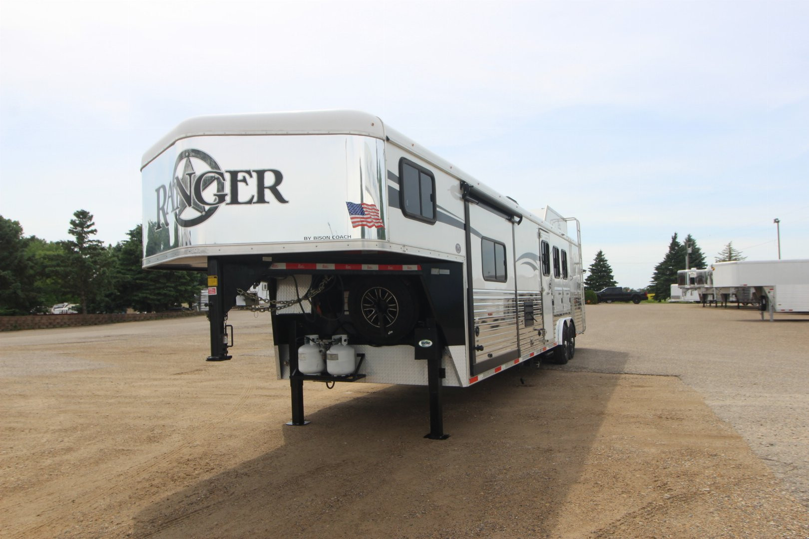 Used 2017 Bison Trailers 3 Horse LQ Trailer