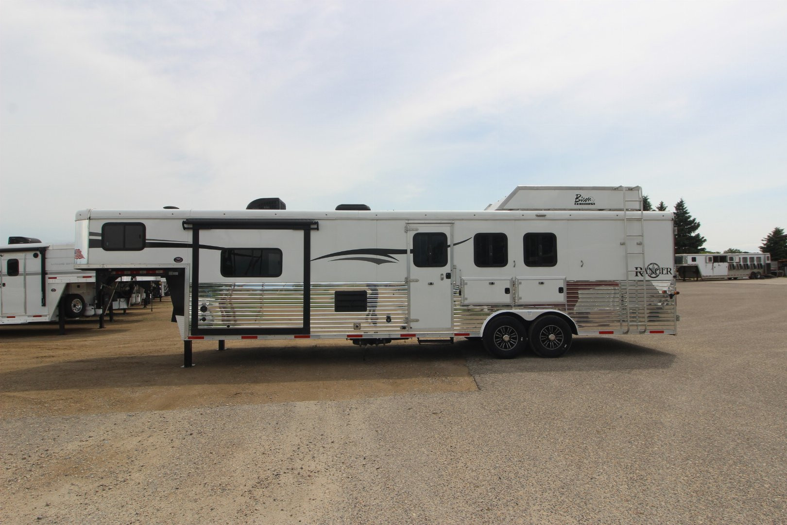 Used 2017 Bison Trailers 3 Horse LQ Trailer