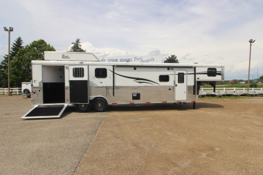Used 2017 Bison Trailers 3 Horse LQ Trailer