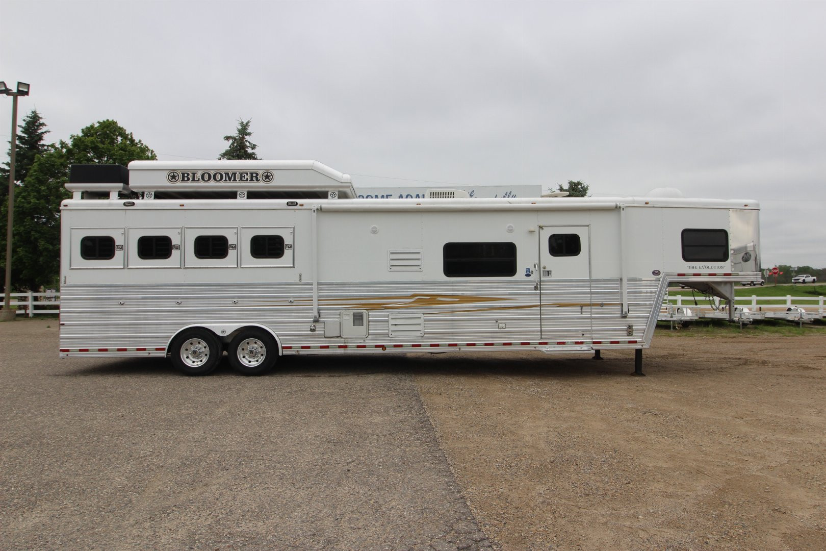 Used 2007 Bloomer 4HR 16' LQ Slide Out Horse Trailer