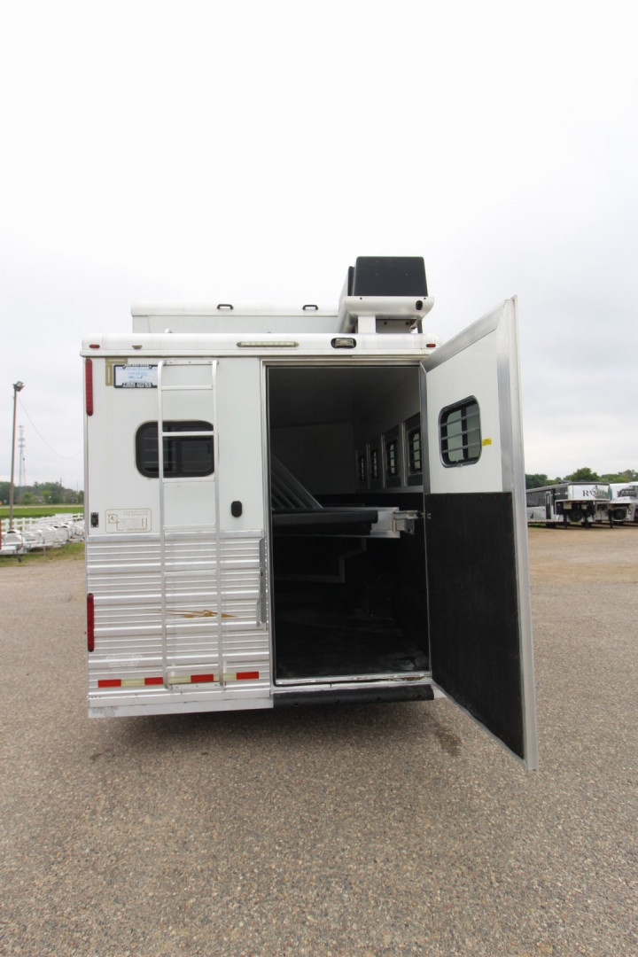 Used 2007 Bloomer 4HR 16' LQ Slide Out Horse Trailer