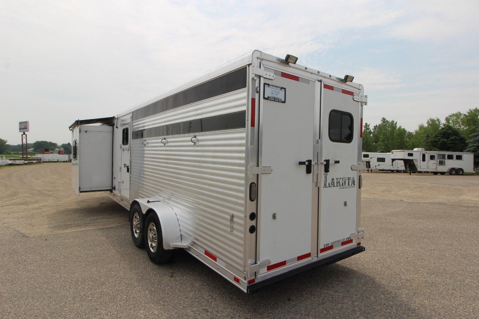 Used 2014 Lakota 4HR Stock/Combo LQ Horse Trailer