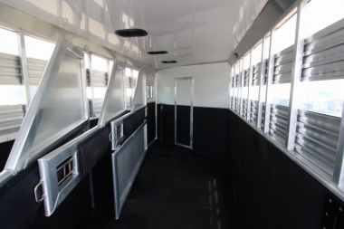 Used 2014 Lakota 4HR Stock/Combo LQ Horse Trailer