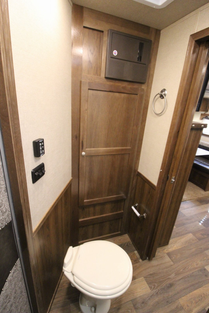 Used 2021 SMC Stock/Combo LQ Horse Trailer