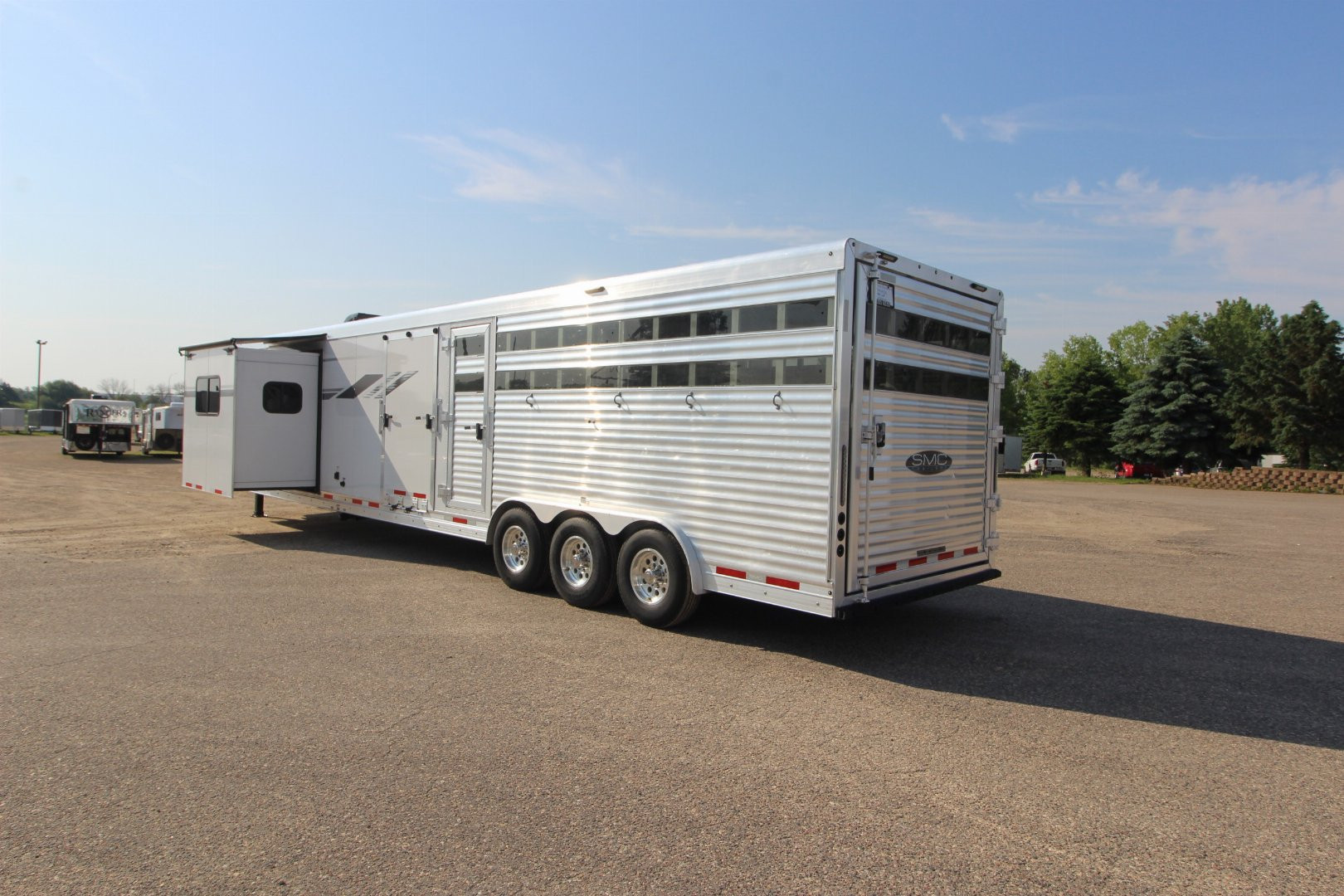 Used 2021 SMC Stock/Combo LQ Horse Trailer