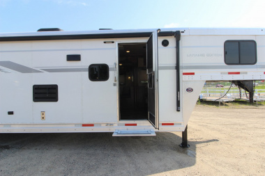 Used 2021 SMC Stock/Combo LQ Horse Trailer