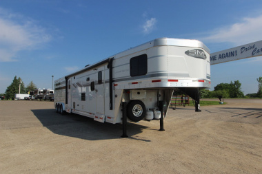 Used 2021 SMC Stock/Combo LQ Horse Trailer