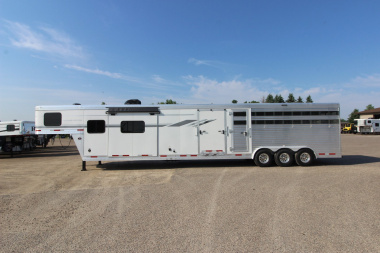 Used 2021 SMC Stock/Combo LQ Horse Trailer