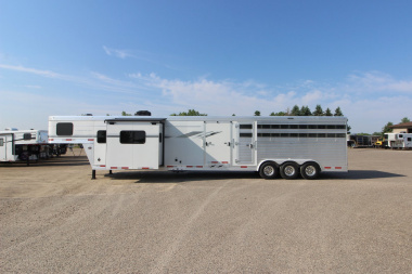 Used 2021 SMC Stock/Combo LQ Horse Trailer