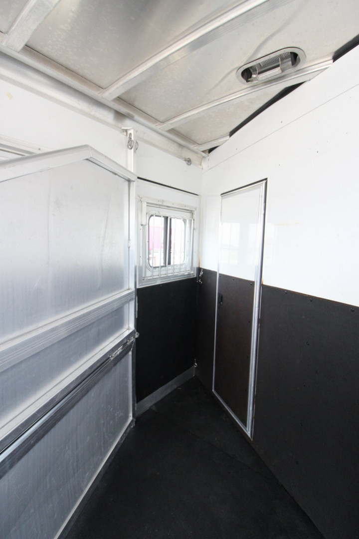 Used 2015 Exiss Trailers 4HR 10' LQ Slide Horse Trailer