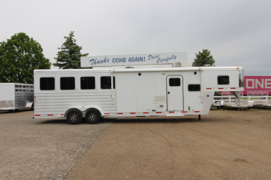 Used 2015 Exiss Trailers 4HR 10' LQ Slide Horse Trailer