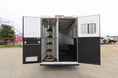 Used 2015 Exiss Trailers 4HR 10' LQ Slide Horse Trailer