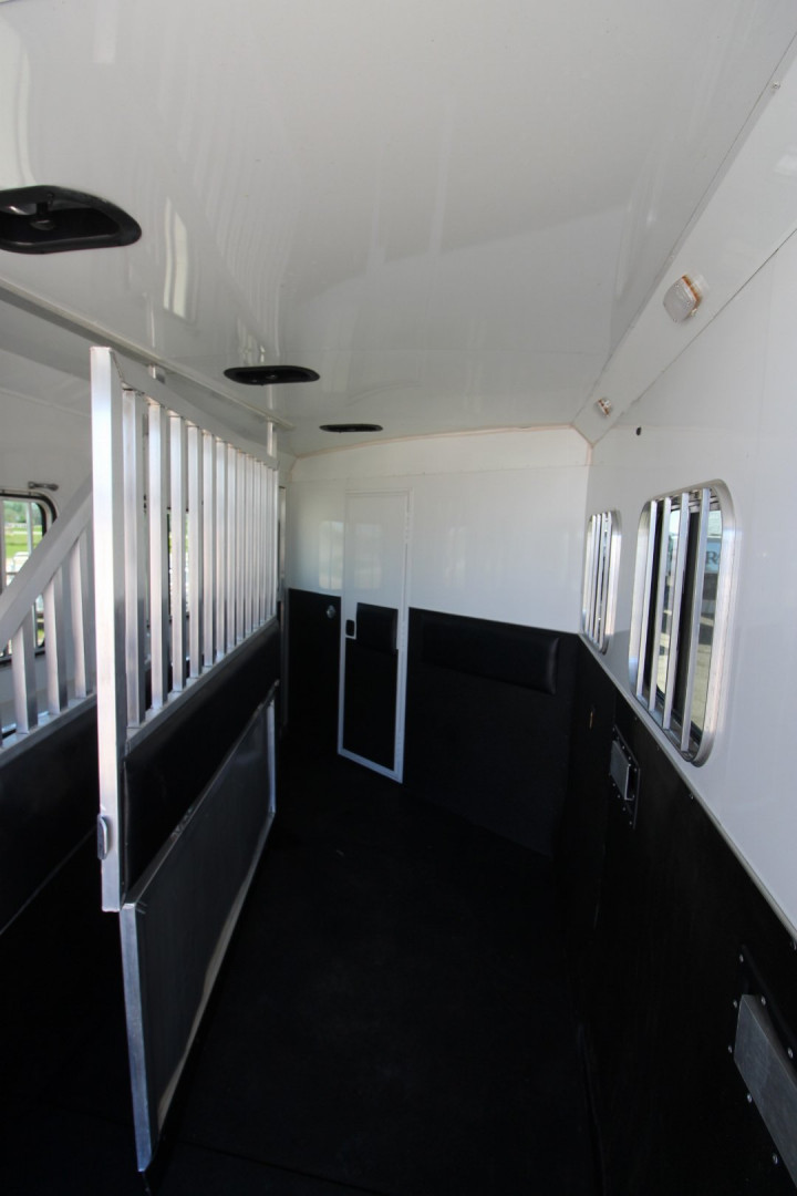 Used 2015 Bison Trailers 3HR LQ Horse Trailer