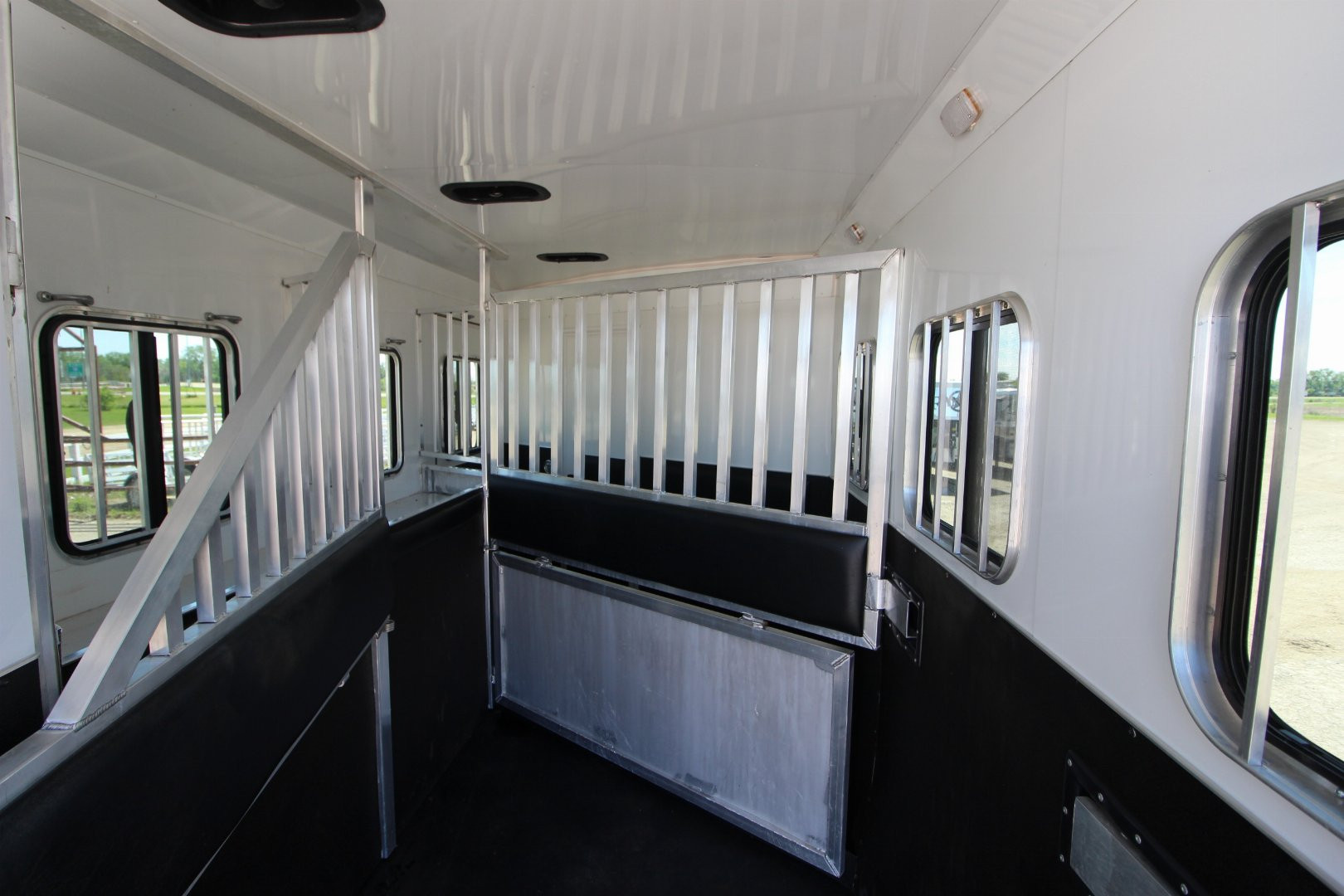 Used 2015 Bison Trailers 3HR LQ Horse Trailer