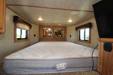 Used 2015 Bison Trailers 3HR LQ Horse Trailer