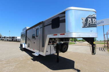 Used 2015 Bison Trailers 3HR LQ Horse Trailer