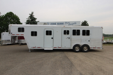 Used 2005 Featherlite Trailers 3HR Weekender Horse Trailer