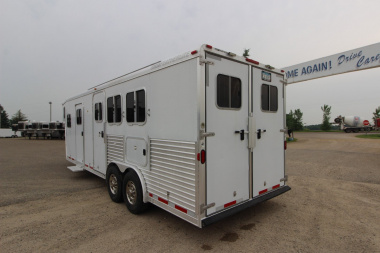 Used 2005 Featherlite Trailers 3HR Weekender Horse Trailer