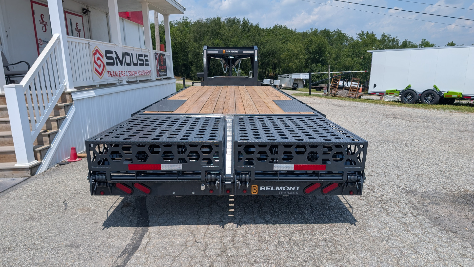 New 2025 Belmont 20+4 Deckover Gooseneck w/ Full Width Wedge Ramps