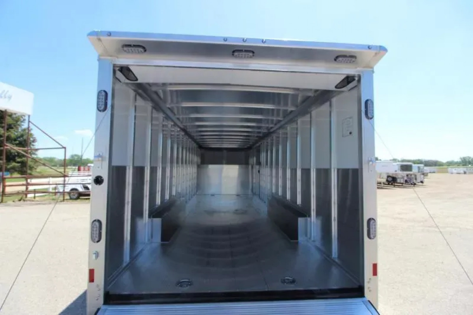 New 2026 Sundowner Trailers 24' Workhorse GN  Car Hauler