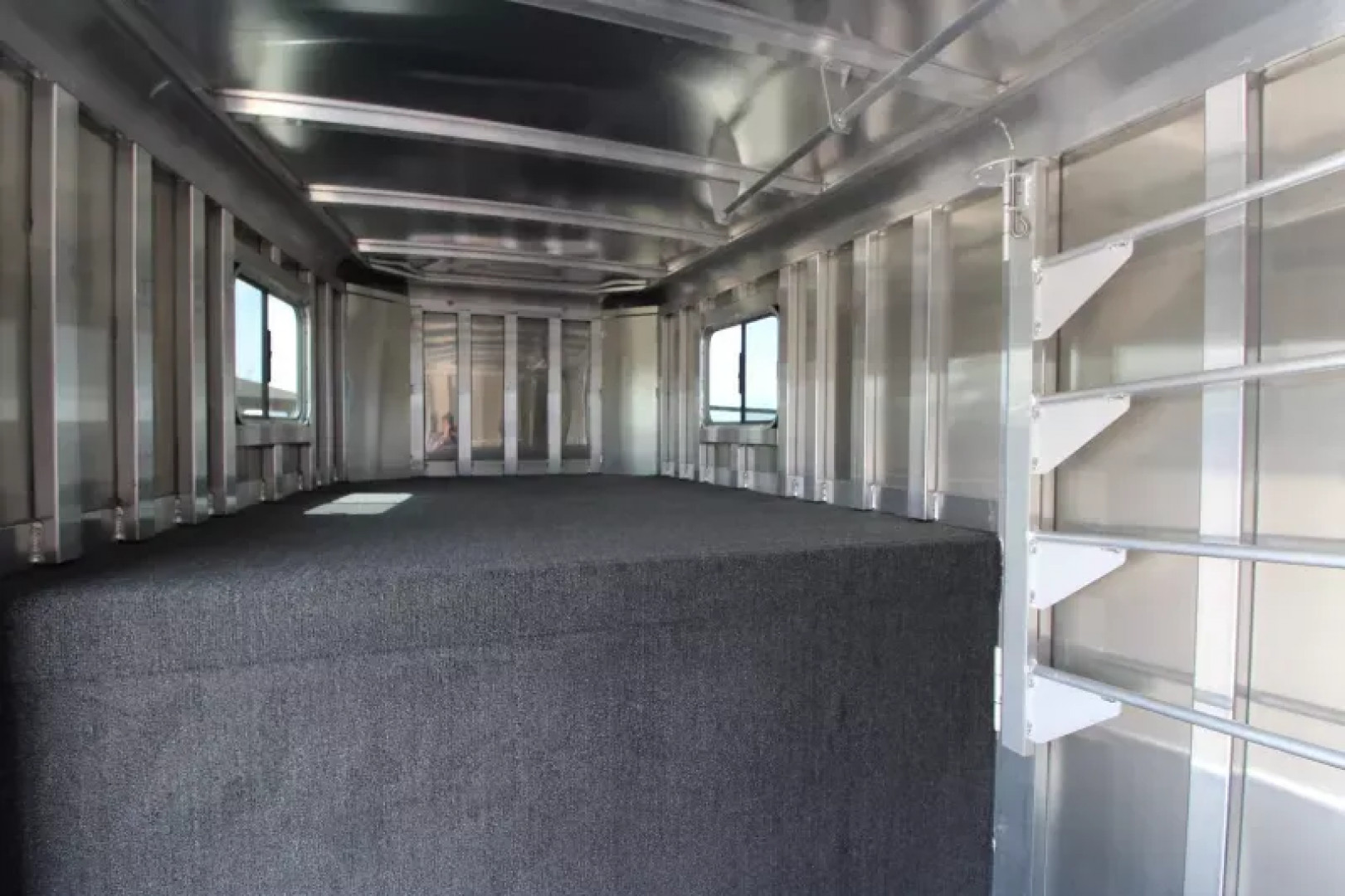 New 2025 Featherlite 2 Horse Gooseneck Trailer