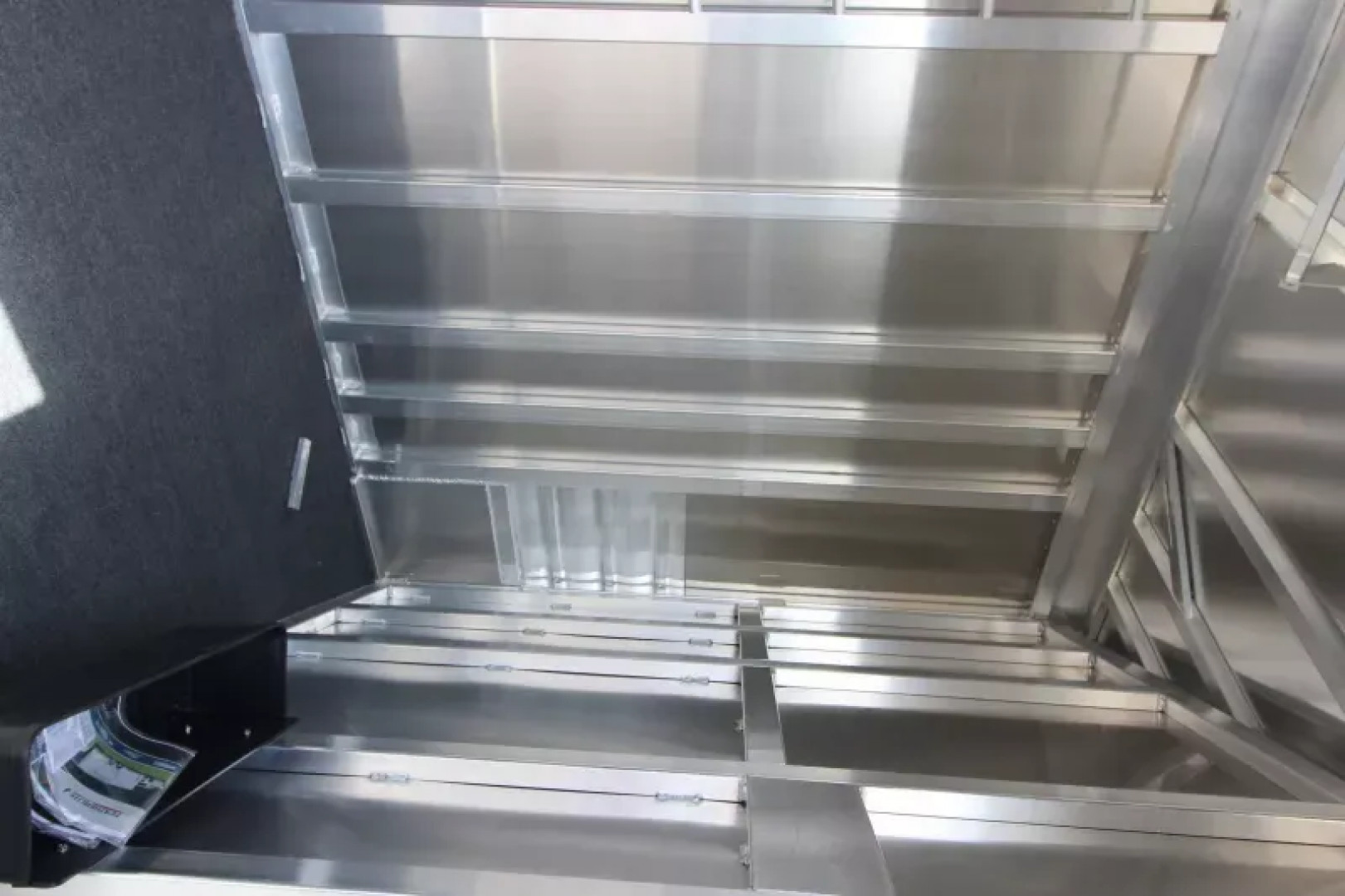 New 2025 Featherlite 2 Horse Gooseneck Trailer