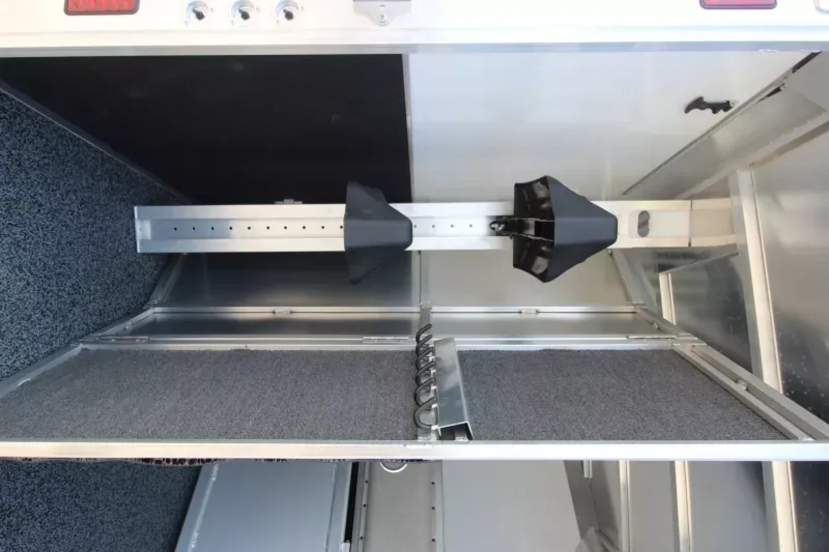 New 2025 Featherlite 2 Horse Gooseneck Trailer