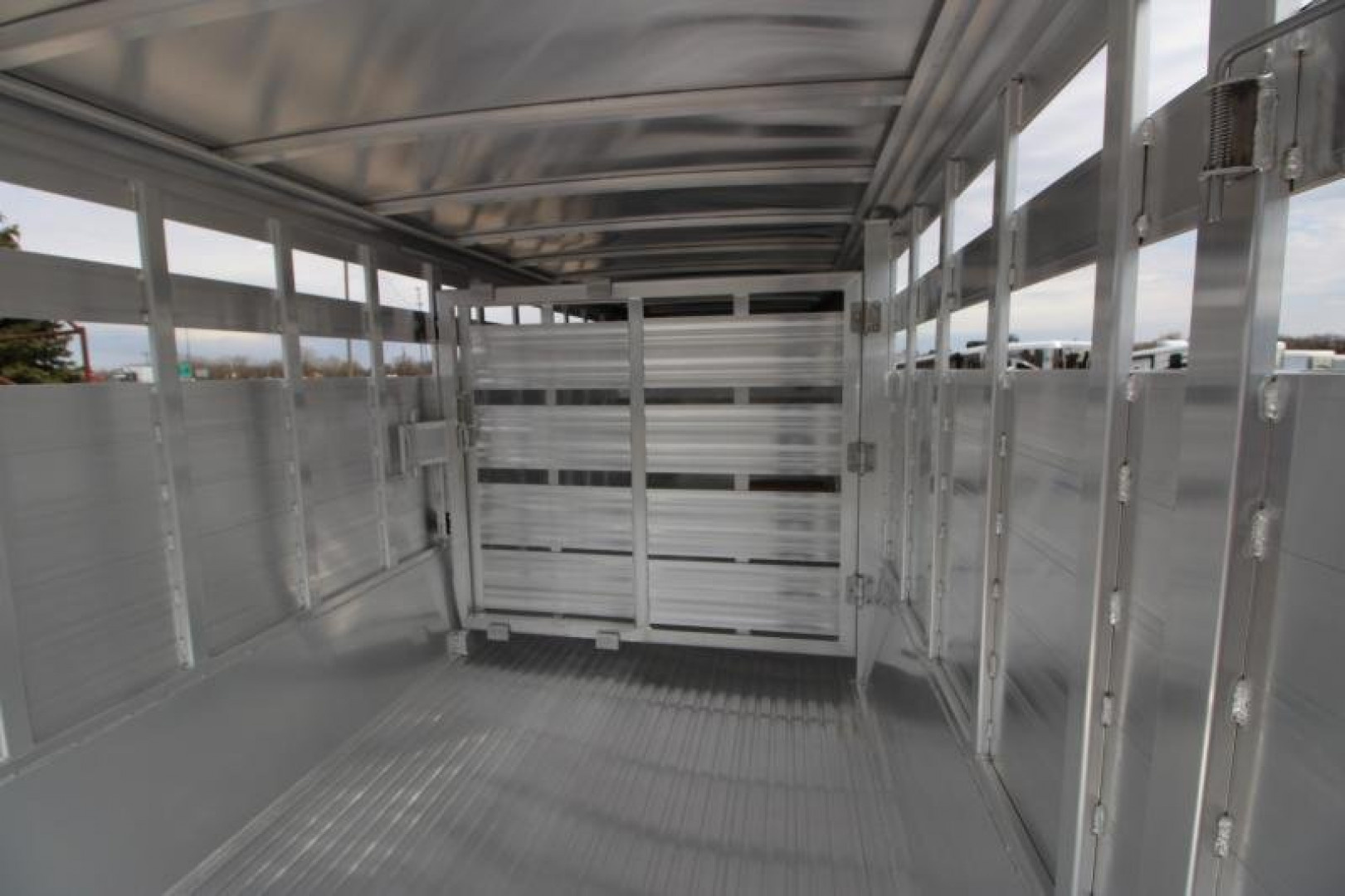 New 2025 Featherlite 8127 20' Stock / Stock Combo Trailer